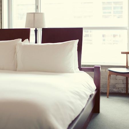 Hotel Ocho Торонто Экстерьер фото