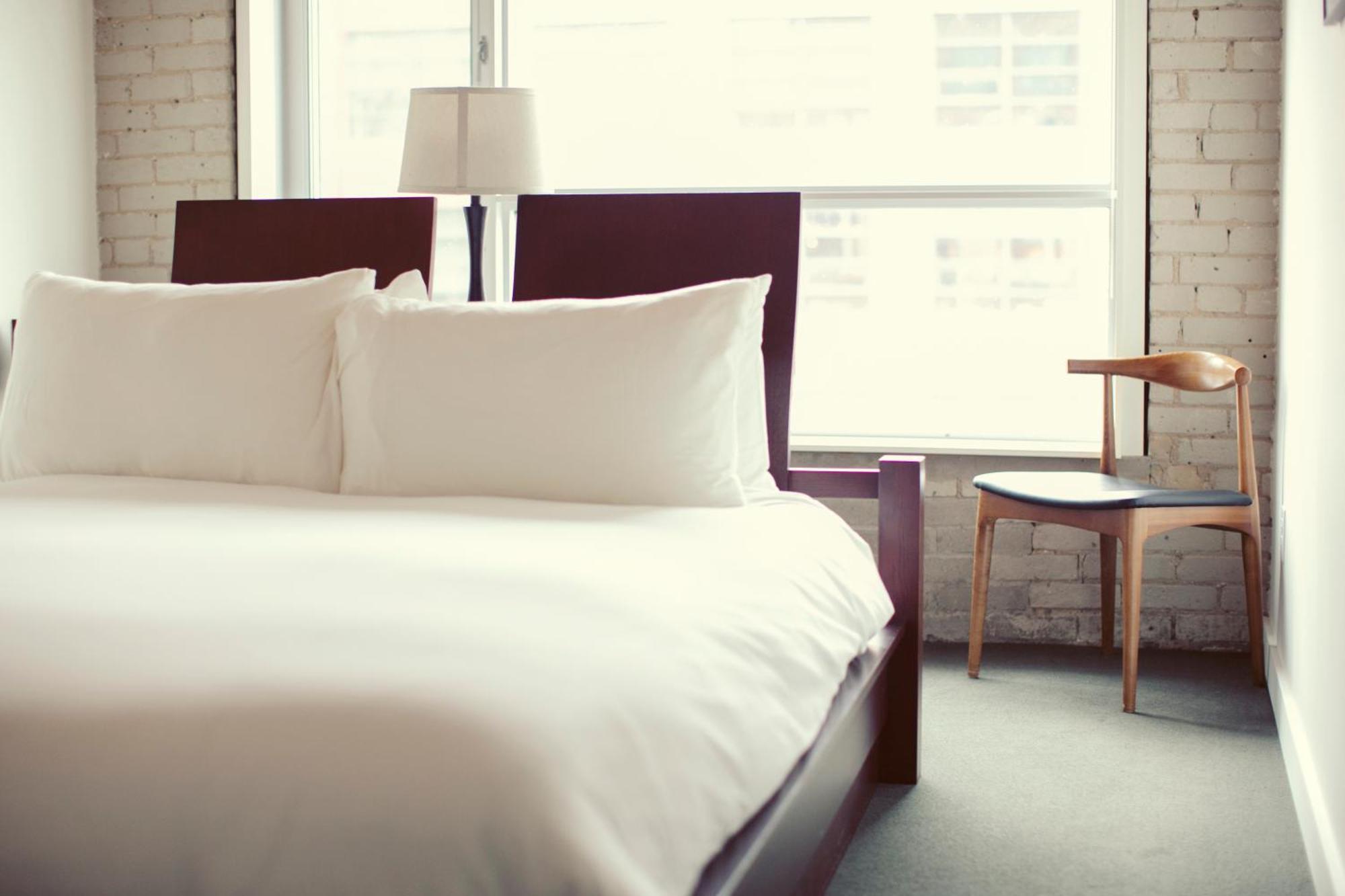Hotel Ocho Торонто Экстерьер фото