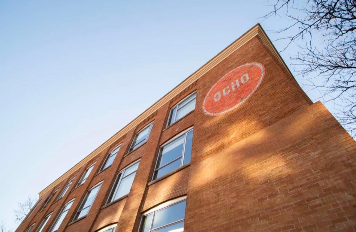 Hotel Ocho Торонто Экстерьер фото