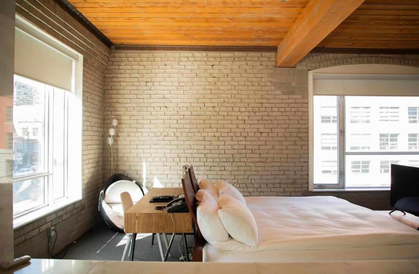 Hotel Ocho Торонто Экстерьер фото