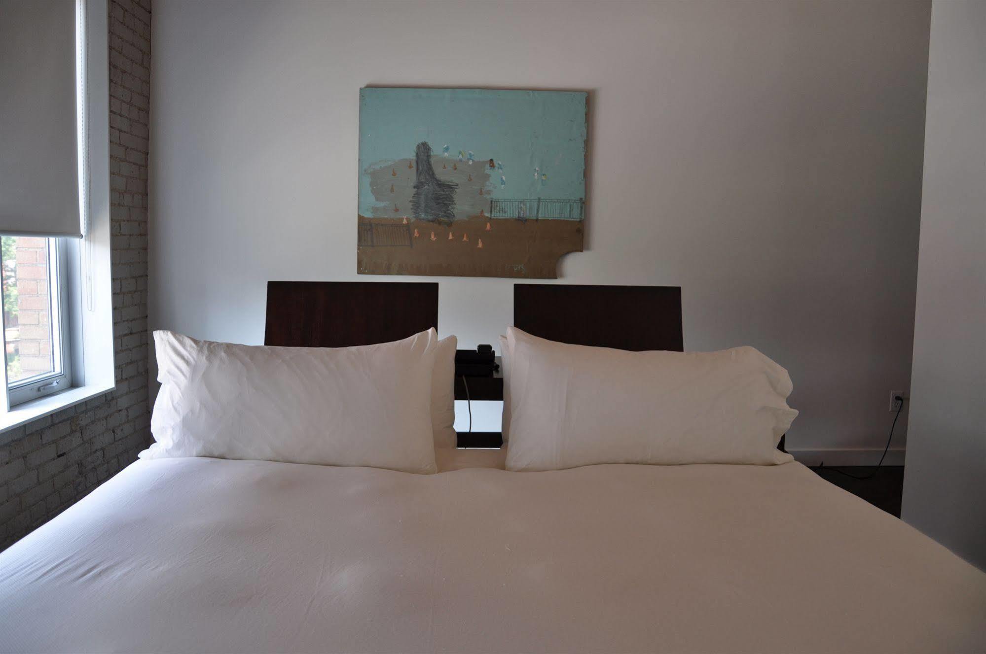 Hotel Ocho Торонто Экстерьер фото
